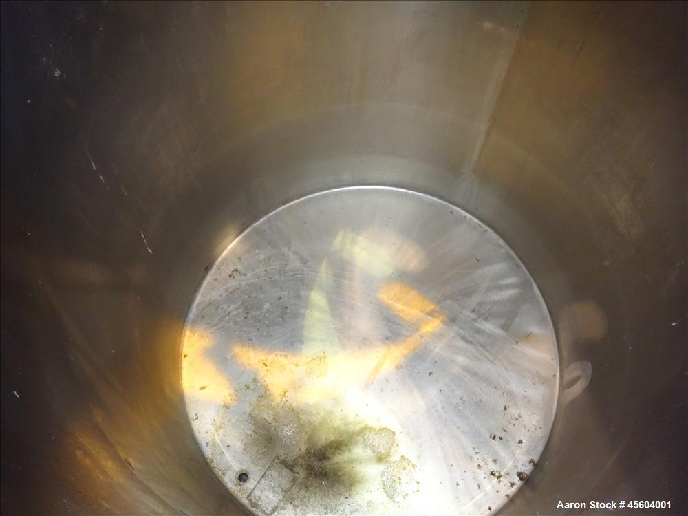 Used 1000 Gallon Stainless Steel Tank