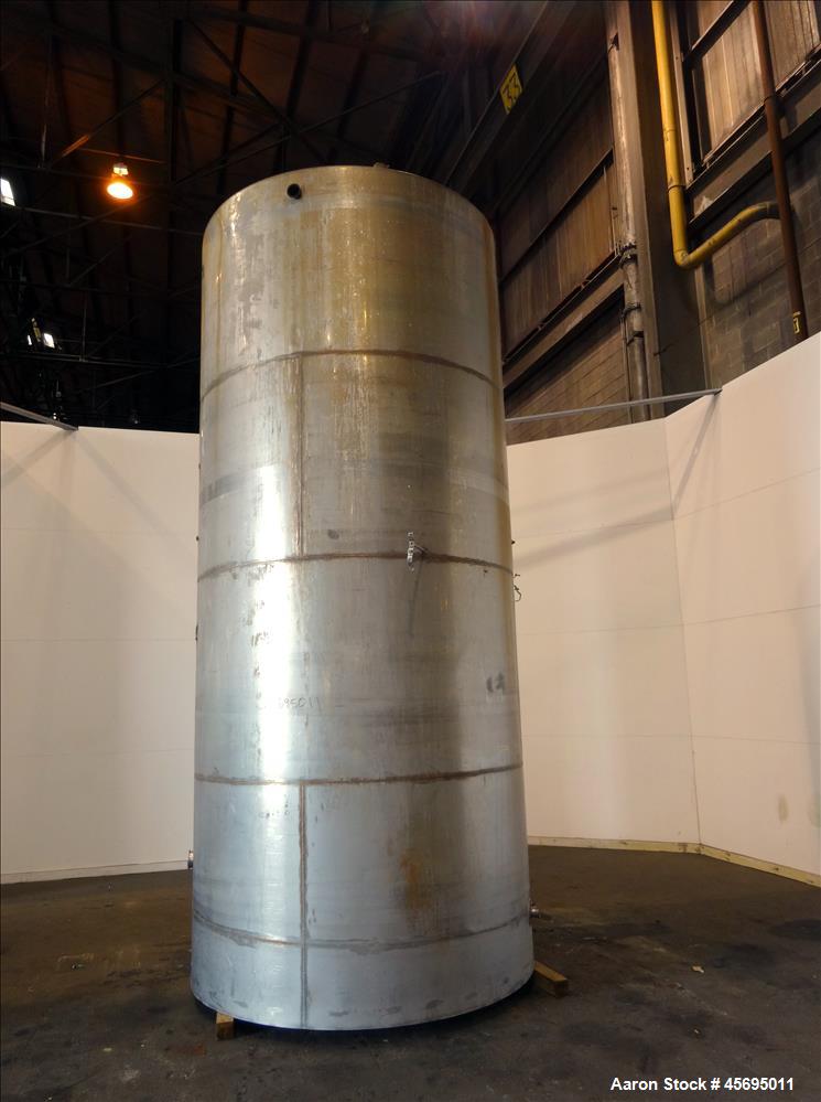 Used Tank, 4150 Gallon, 304 Stainless Steel, Vertical.