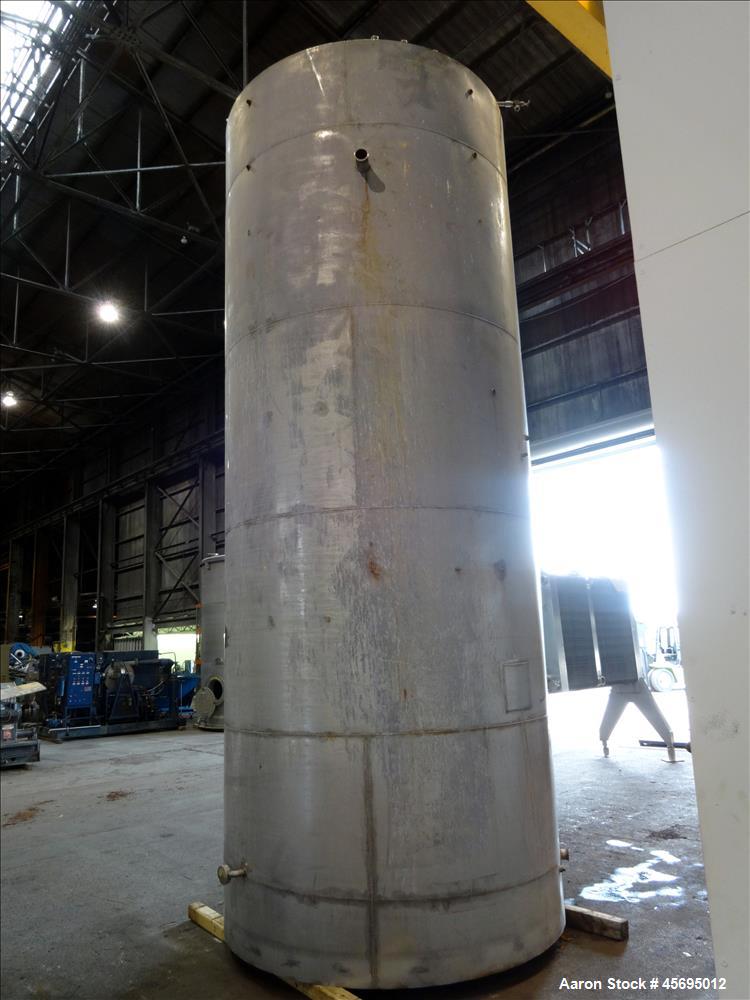 Used- Tank, 4750 Gallon, 304 Stainless Steel, Vertical.