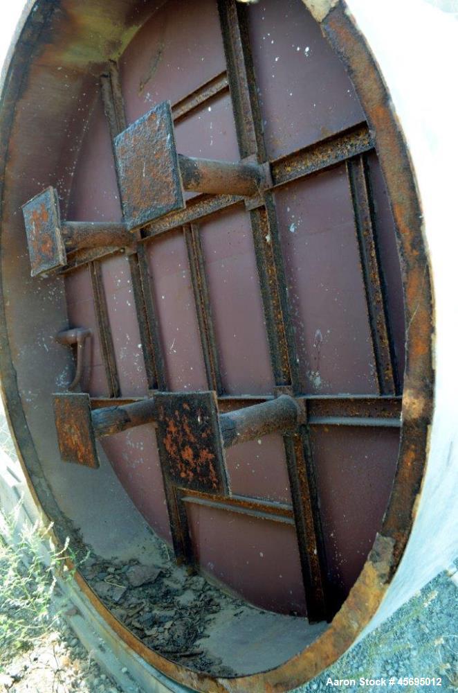 Used Tank, 4750 Gallon, 304 Stainless Steel, Vertical.