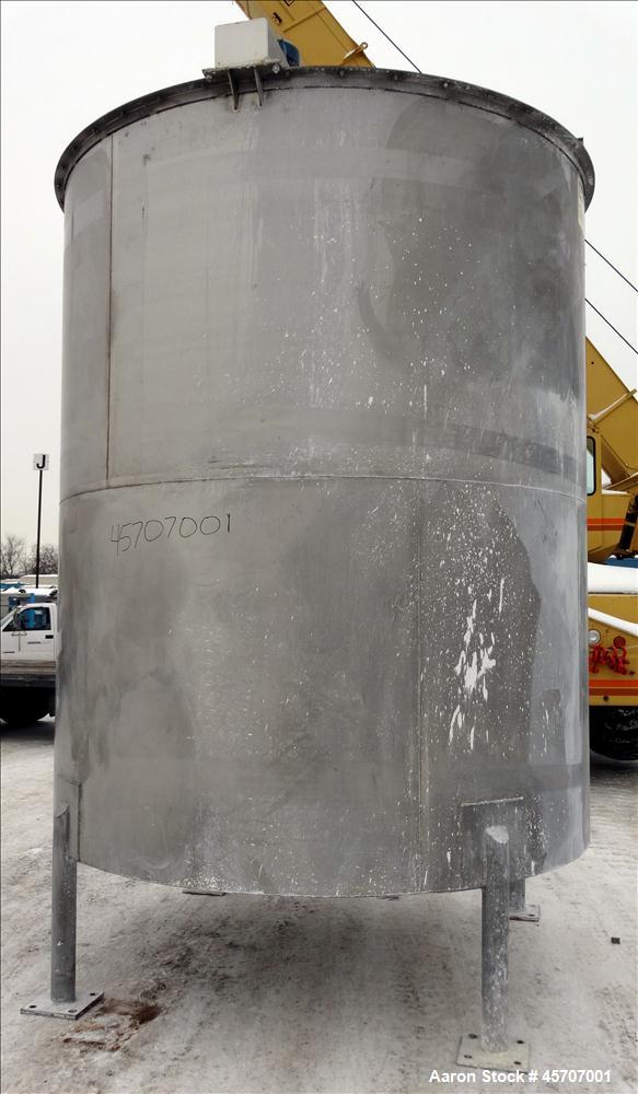 Used- Bright Sheet Metal Tank, Approximately 4,000 Gallon, 304 Stainless Steel, Vertical. 100" diameter x 120" straight side...