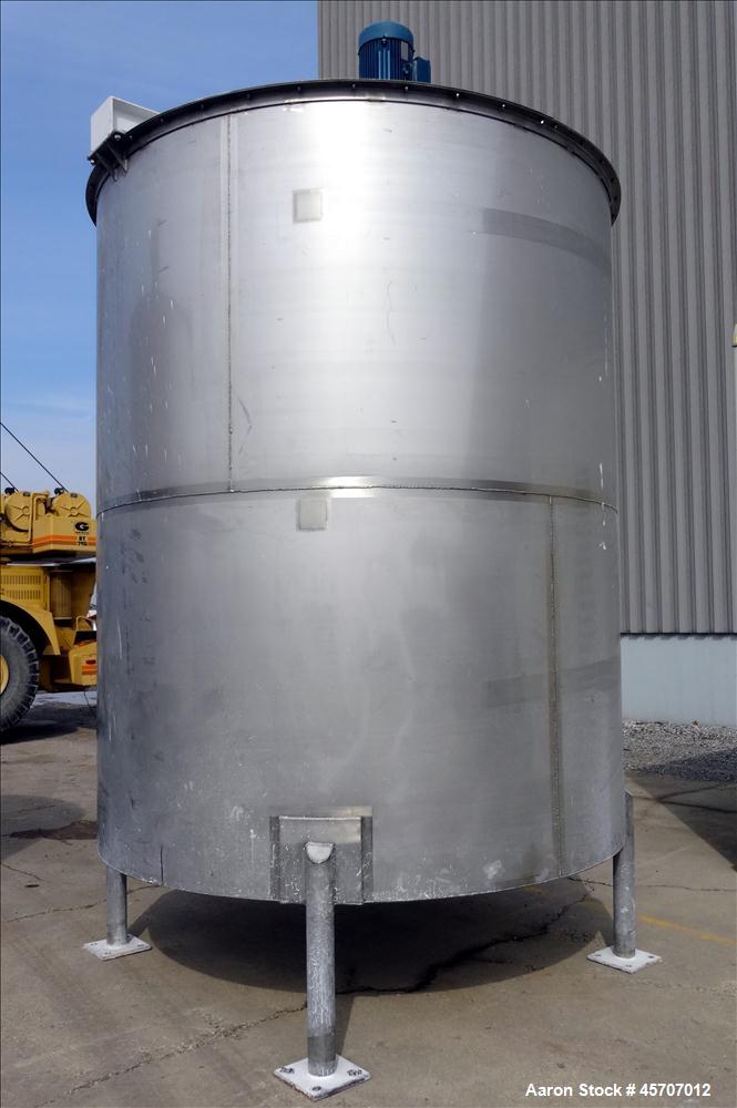 Used- Bright Sheet Metal Tank, Approximately 4,000 Gallon, 304 Stainless Steel, Vertical. 100" diameter x 120" straight side...