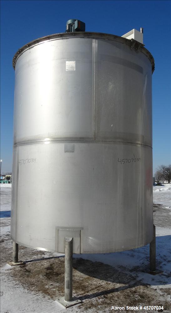 Used- Bright Sheet Metal Tank, Approximately 4,000 Gallon, 304 Stainless Steel, 