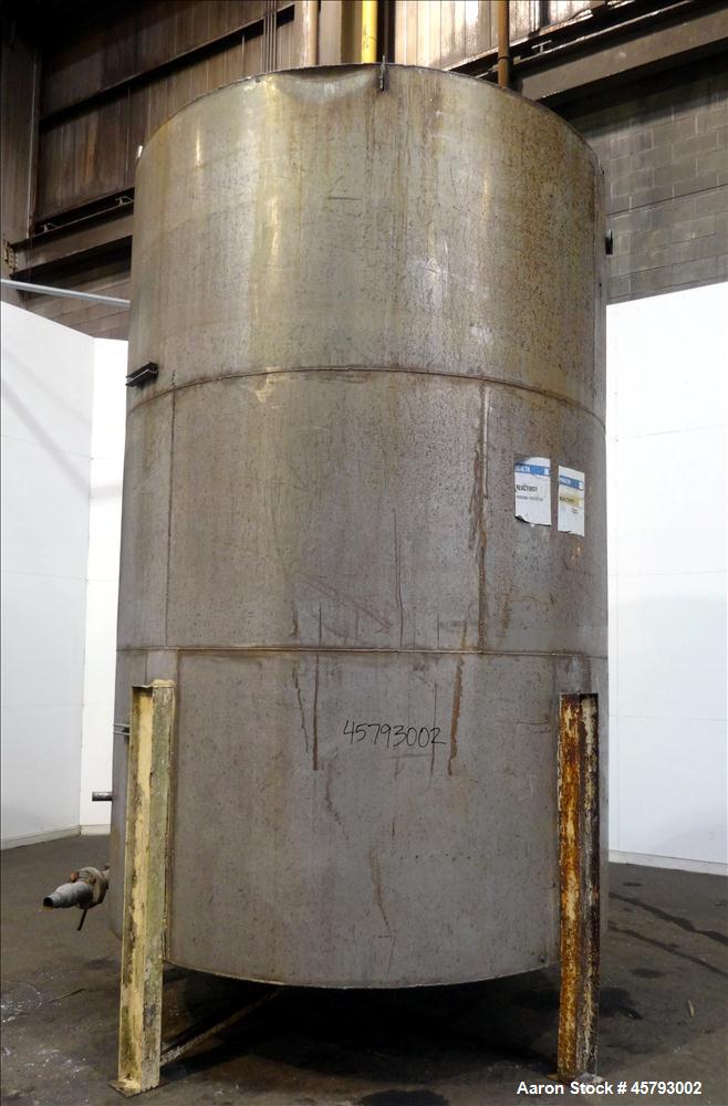 Used Tank, Approximately  3,800 Gallon, 304 Stainless Steel, Vertical.