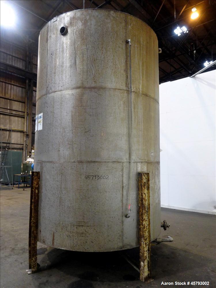 Used Tank, Approximately  3,800 Gallon, 304 Stainless Steel, Vertical.
