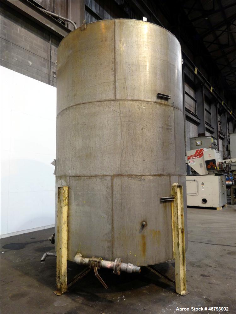 Used Tank, Approximately  3,800 Gallon, 304 Stainless Steel, Vertical.