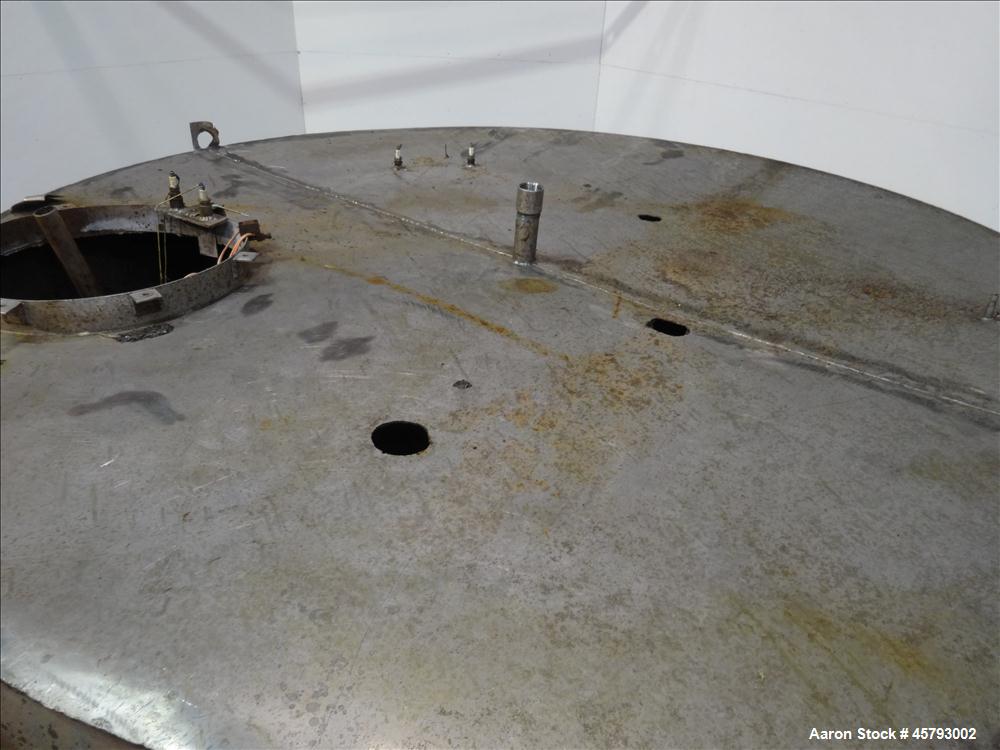 Used Tank, Approximately  3,800 Gallon, 304 Stainless Steel, Vertical.