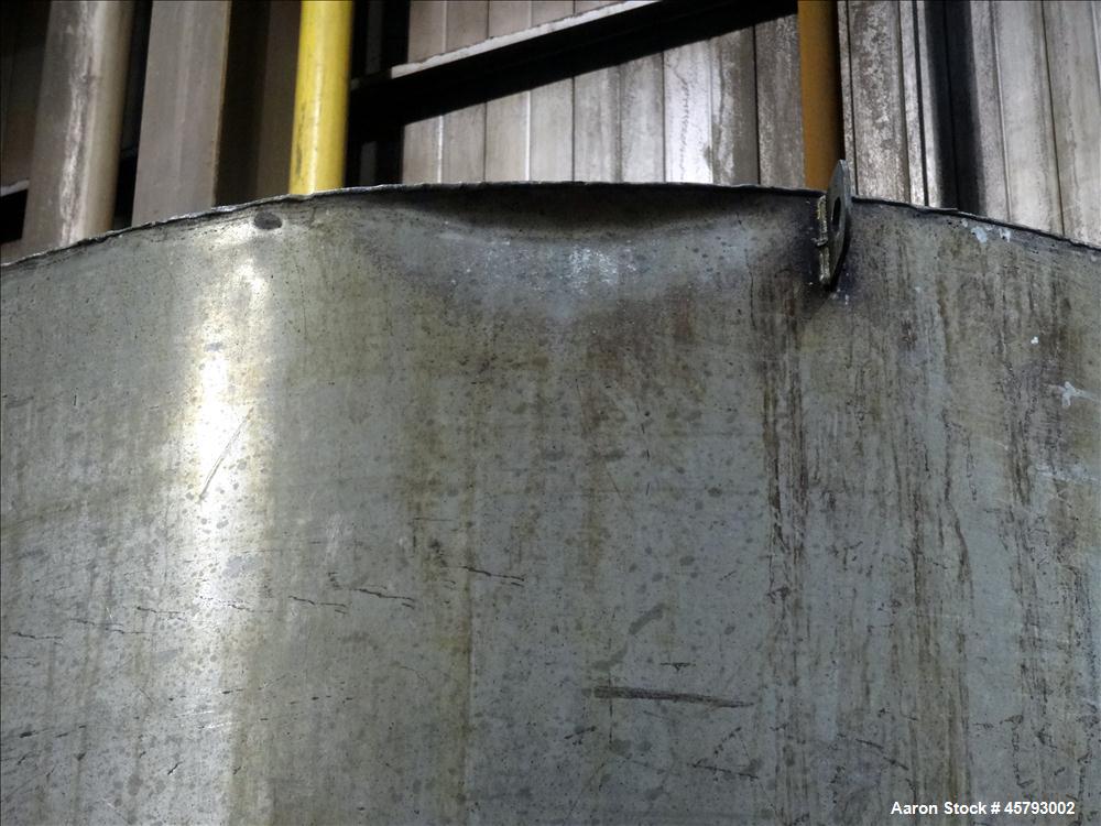 Used Tank, Approximately  3,800 Gallon, 304 Stainless Steel, Vertical.