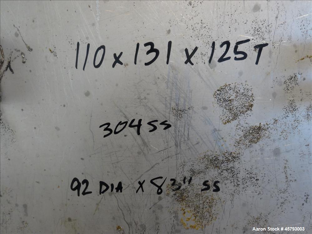 Used Tank, Approximately 2,400 Gallon, 304 Stainless Steel, Vertical.
