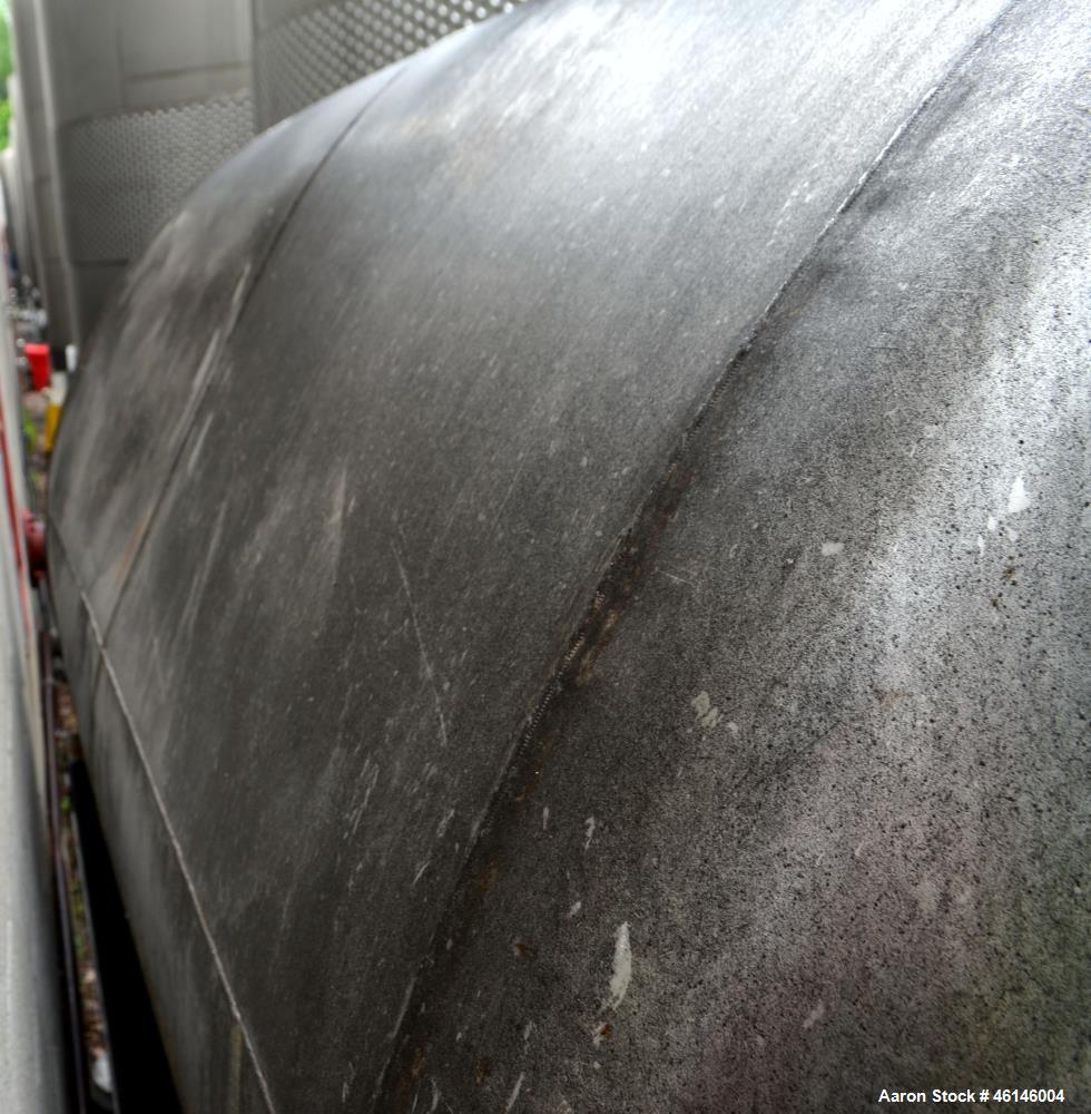 Used Tank, Approximate 1,300 Gallon, Stainless Steel, Horizontal.