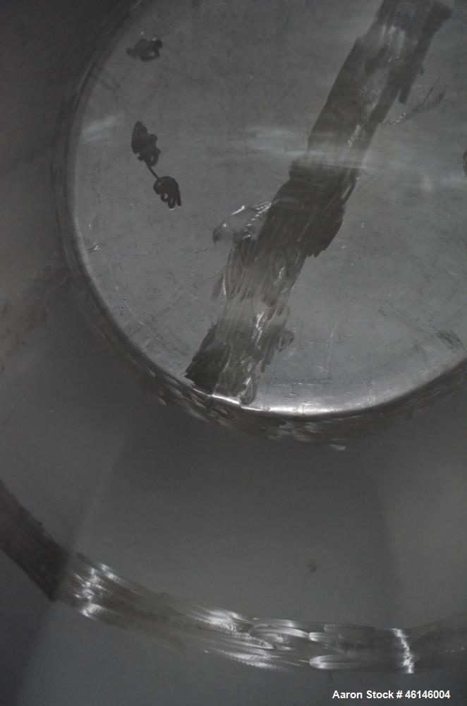Used Tank, Approximate 1,300 Gallon, Stainless Steel, Horizontal.