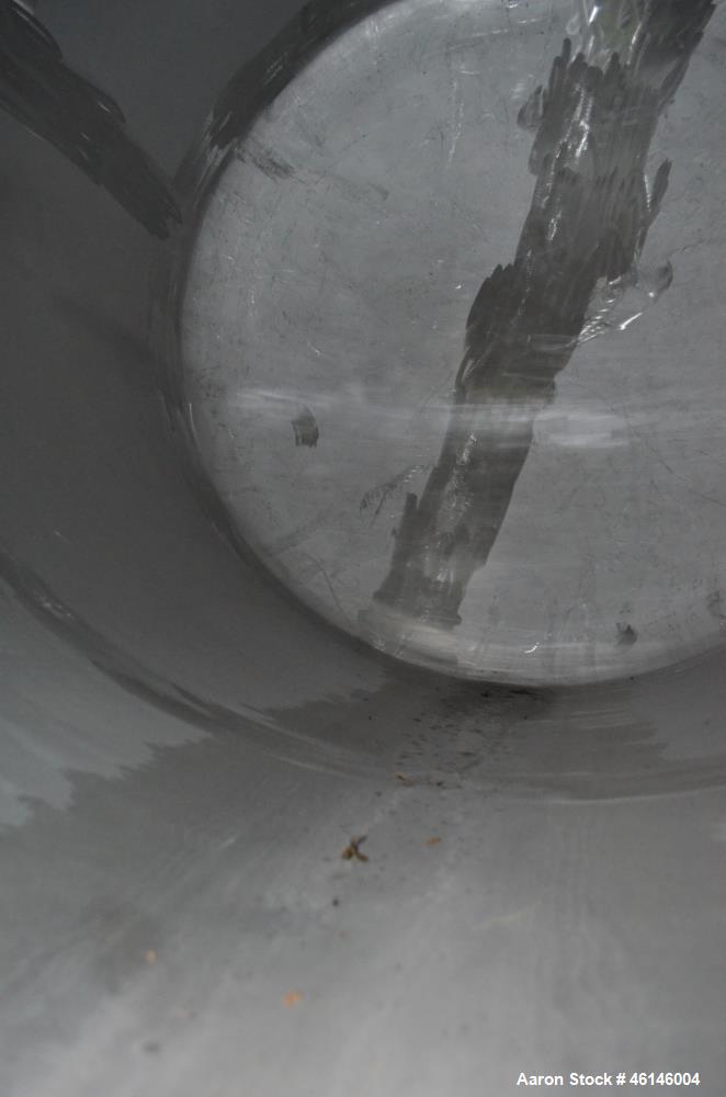 Used Tank, Approximate 1,300 Gallon, Stainless Steel, Horizontal.