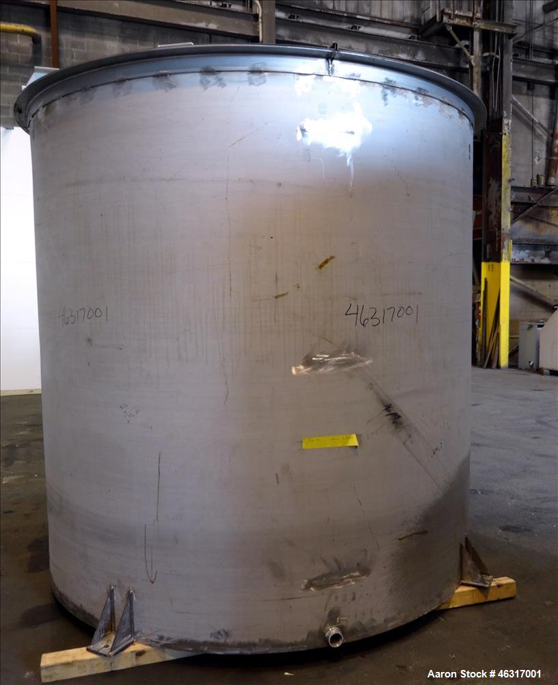 Unused- Tank, Approximately 3,000 Gallon, 304 Stainless steel, Vertical. Approximately 102" diameter x 99" straight side. Flat top with hinged covers, sloped bottom. Top bolt on bridge mounted agitat...
