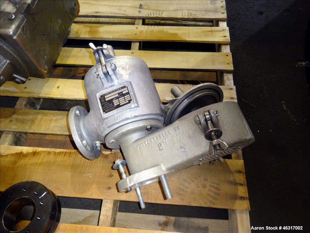 Unused- Tank, Approximately 3,000 Gallon, 304 Stainless steel, Vertical. Approximately 102" diameter x 99" straight side. Flat top with hinged covers, sloped bottom. Top bolt on carbon steel agitator...