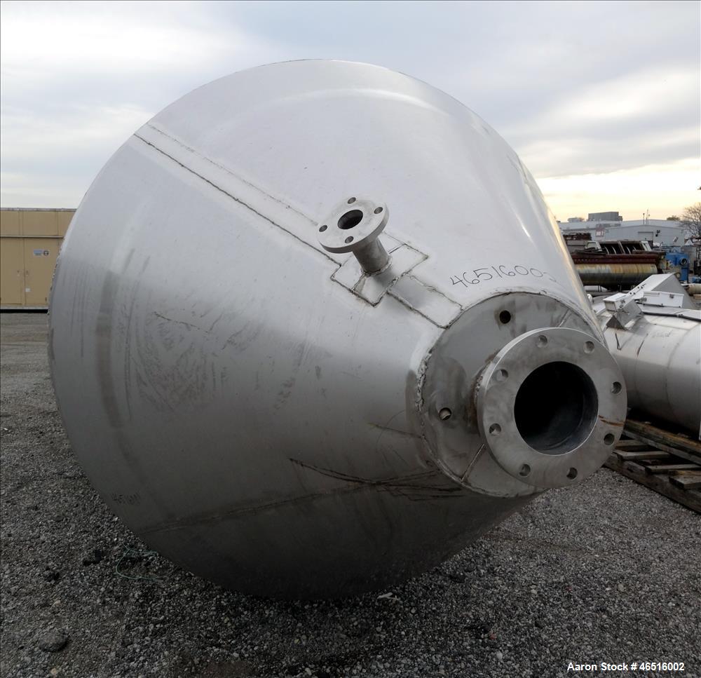 Used Stainless Steel Tank, Approximately 4,000 Gallon.