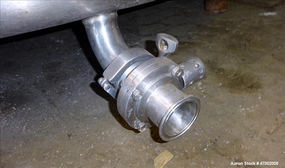 Used Mixing Tank, 1,500 Gallon, 304 Stainless Steel, Vertical.