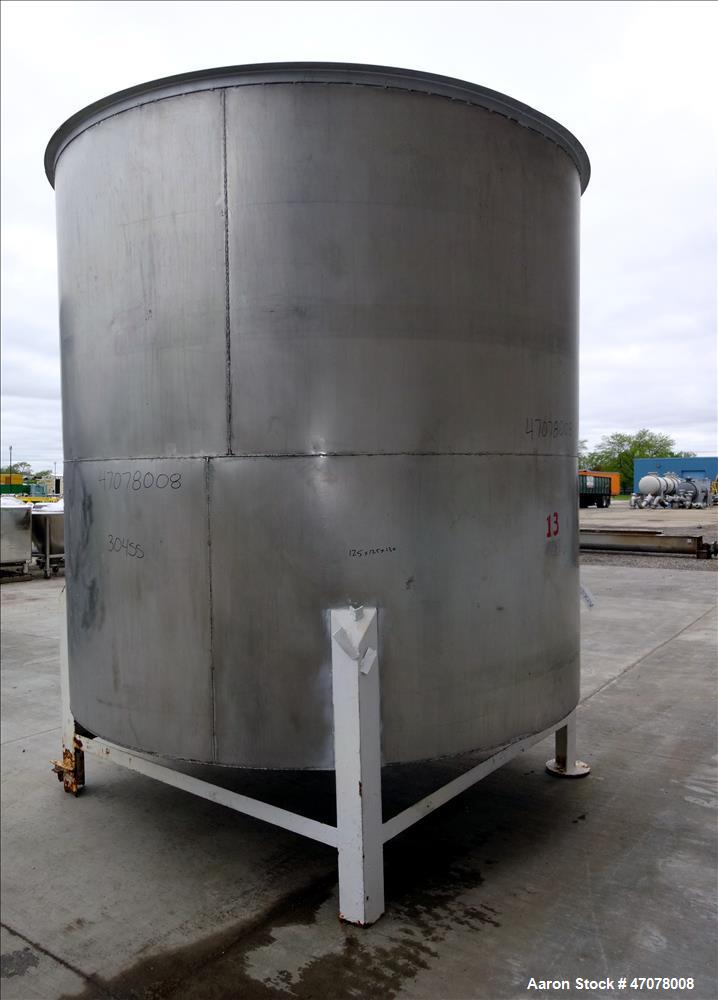 Used Tank, Approximate 4,000 Gallon, 304 Stainless Steel, Vertical. Approximate 108" diameter x 105" straight side. Open top with lift off cover, dished bottom. 2" Center bottom outlet. Mounted on (4...