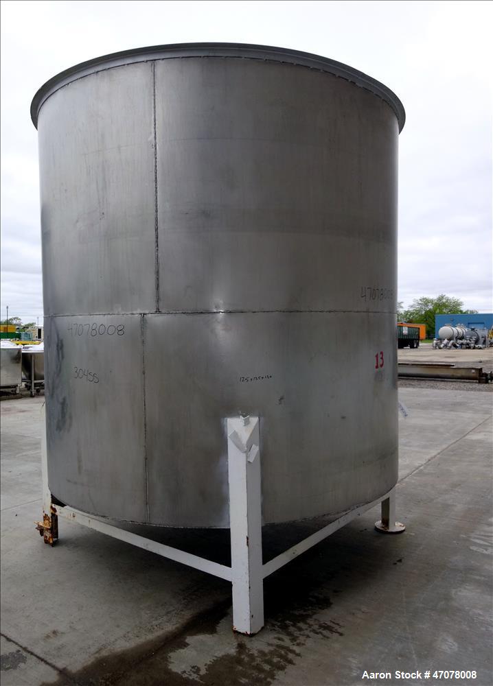 Used- Tank, Approximate 4,000 Gallon, 304 Stainless Steel, Vertical. Approximate 108" diameter x 105" straight side. Open to...