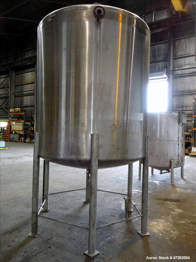 Used Tank, Approximate 1,850 Gallon, 304 Stainless Steel, Vertical.