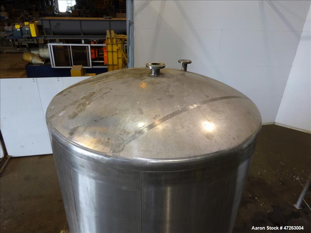 Used Tank, Approximate 1,850 Gallon, 304 Stainless Steel, Vertical.