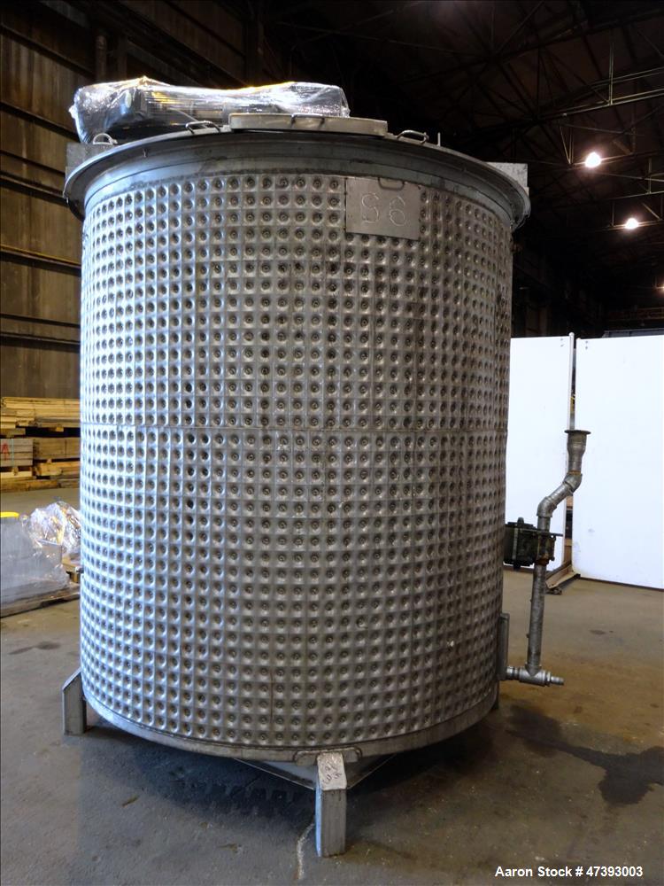 Used Mixing Tank, Approximate 2,000 Gallon, 304 Stainless Steel, Vertical.