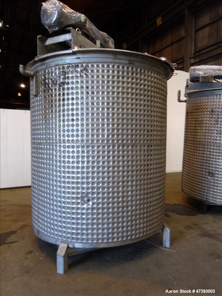 Used Mixing Tank, Approximate 2,000 Gallon, 304 Stainless Steel, Vertical.