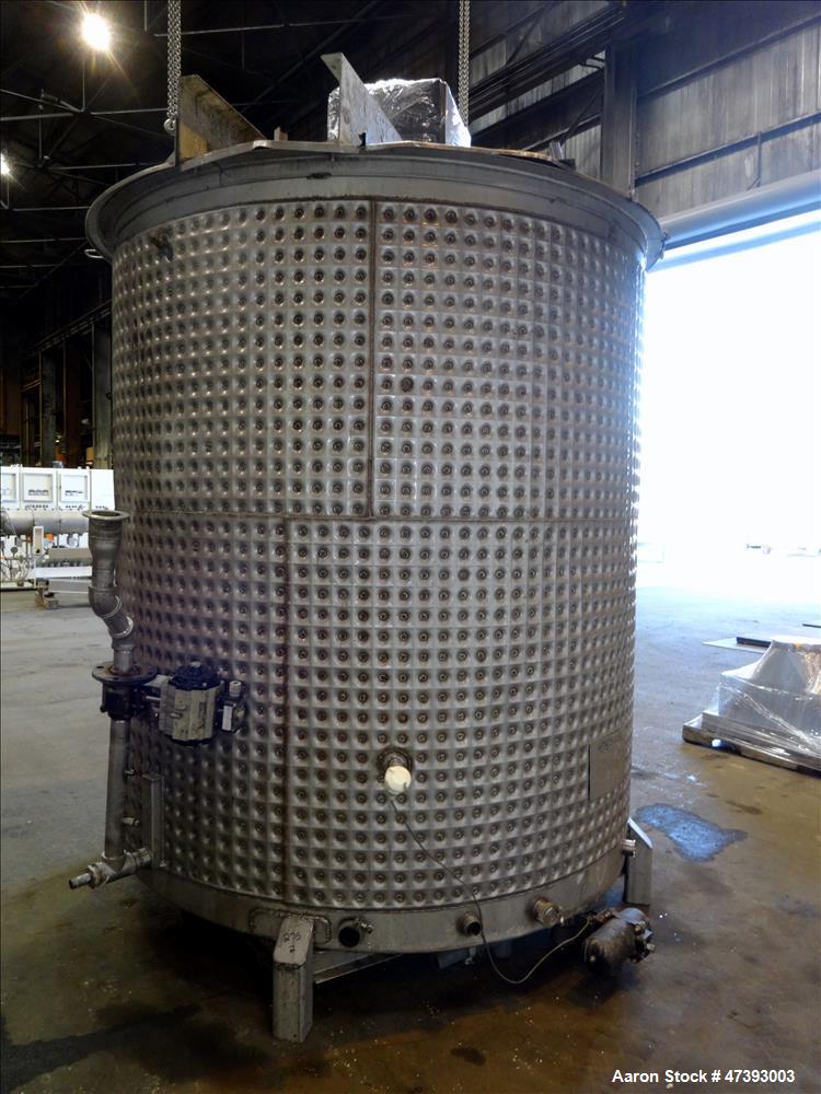 Used Mixing Tank, Approximate 2,000 Gallon, 304 Stainless Steel, Vertical.