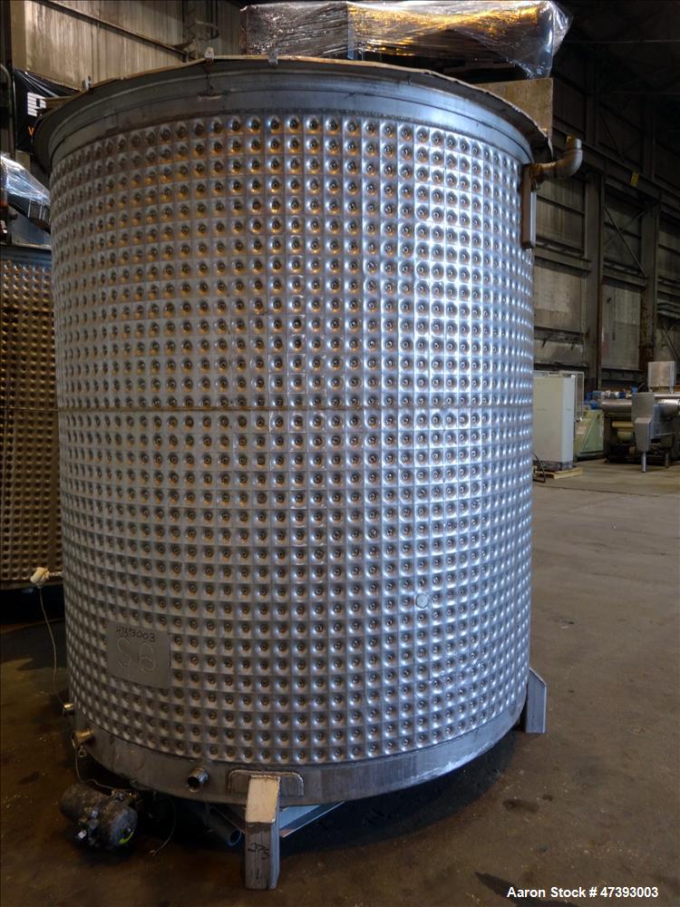 Used Mixing Tank, Approximate 2,000 Gallon, 304 Stainless Steel, Vertical.