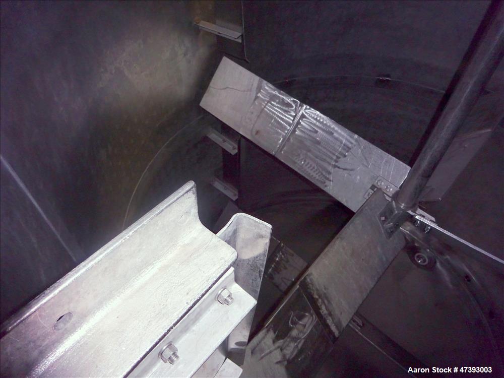 Used Mixing Tank, Approximate 2,000 Gallon, 304 Stainless Steel, Vertical.