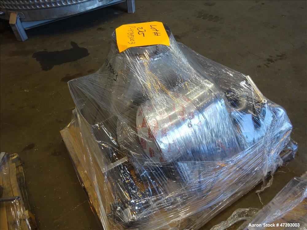 Used Mixing Tank, Approximate 2,000 Gallon, 304 Stainless Steel, Vertical.