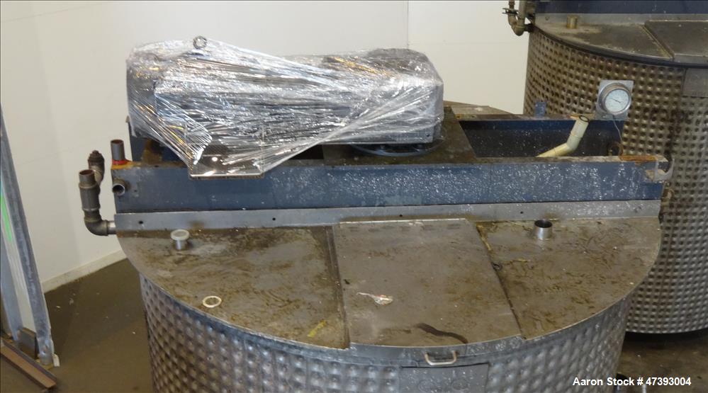 Used Mixing Tank, Approximate 2,000 Gallon, 304 Stainless Steel, Vertical.