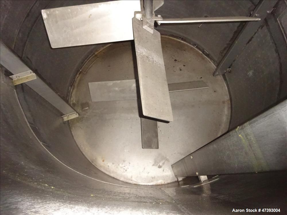 Used Mixing Tank, Approximate 2,000 Gallon, 304 Stainless Steel, Vertical.
