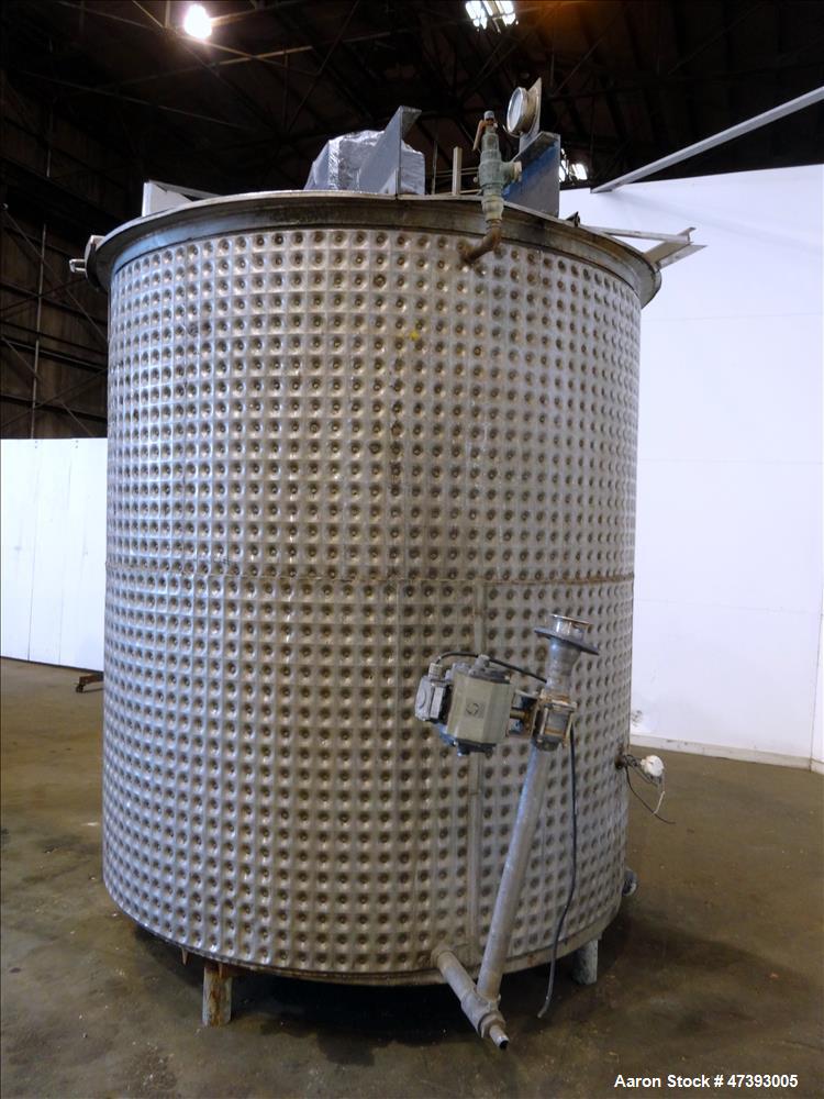 Used Mixing Tank, Approximate 2,000 Gallon, Stainless Steel, Vertical.