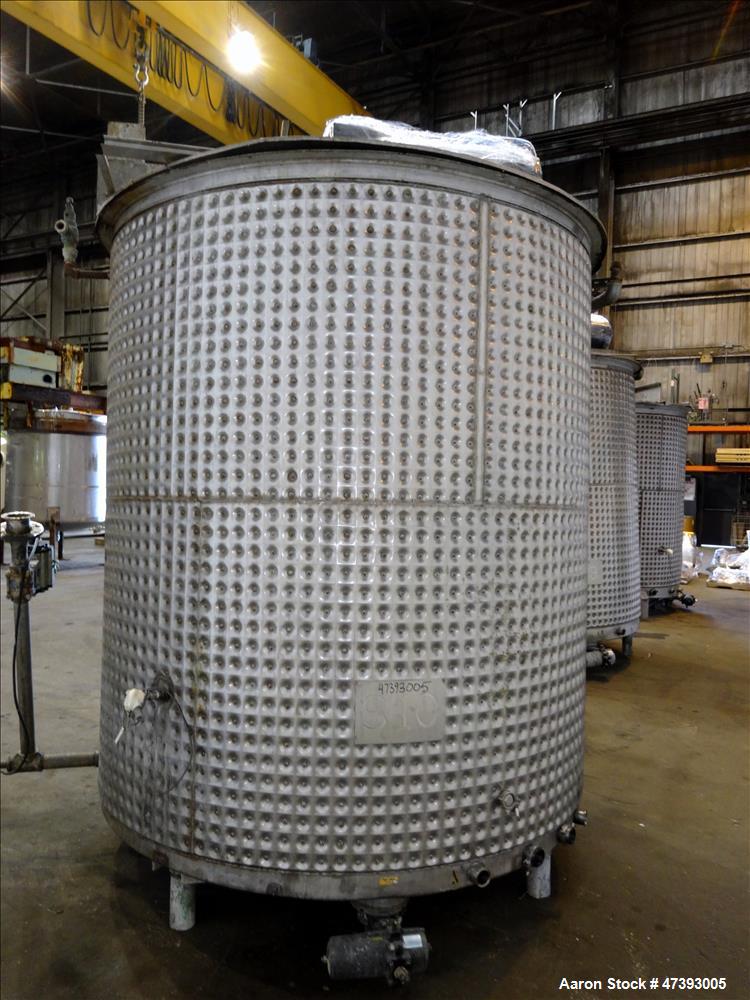 Used Mixing Tank, Approximate 2,000 Gallon, Stainless Steel, Vertical.