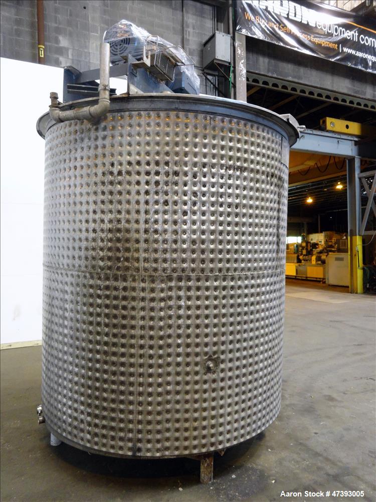 Used Mixing Tank, Approximate 2,000 Gallon, Stainless Steel, Vertical.