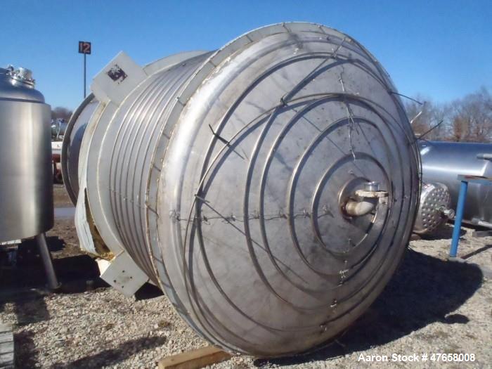 Used Tank, Approximately 4,000 Gallon, 304 Stainless Steel, Vertical