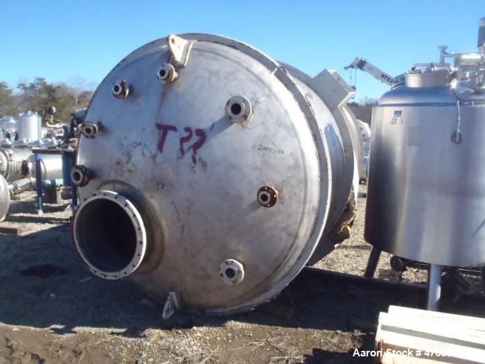 Used Tank, Approximately 4,000 Gallon, 304 Stainless Steel, Vertical