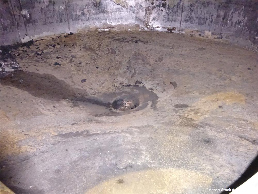 Used Tank, 4,000 Gallon, 304 Stainless steel, Vertical. Approximate 88" diameter x 155" straight side, flat top, cone bottom. Top openings: 3", (2) 4. Side openings: 18" man way with cover, 4", 8" ce...