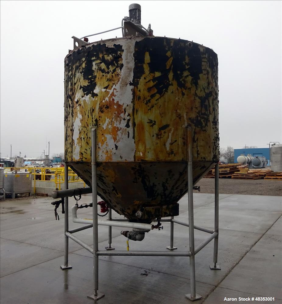 Used- Tank, Approximately 1,700 Gallon, 304 Stainless Steel, Vertical.