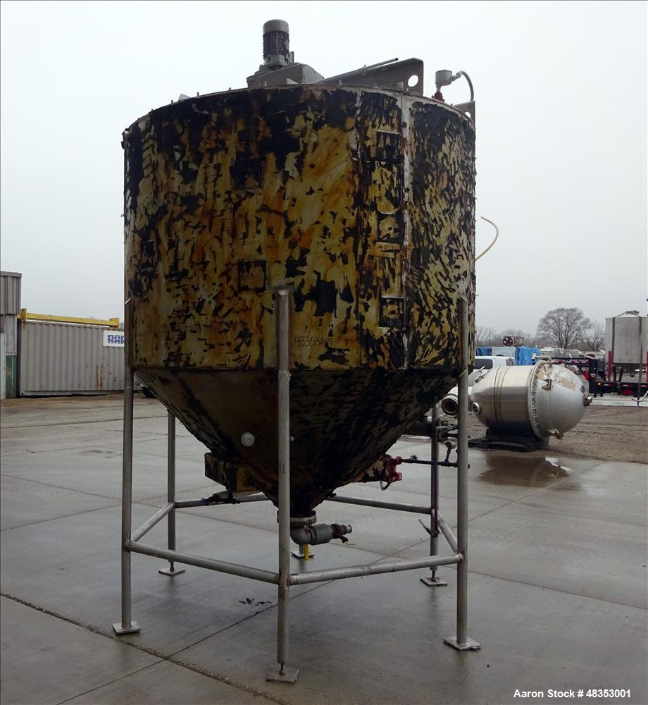 Used- Tank, Approximately 1,700 Gallon, 304 Stainless Steel, Vertical.