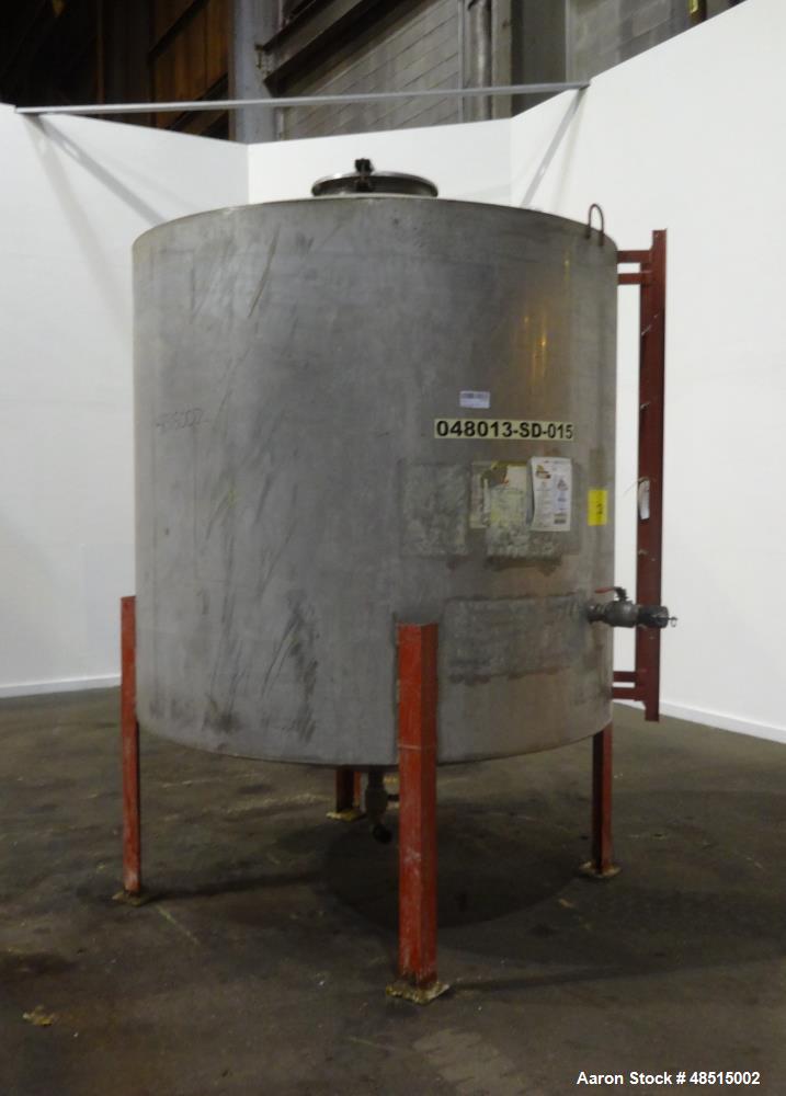 Used- Tank, Approximate 1500 gallon, 304 Stainless Steel, Vertical.