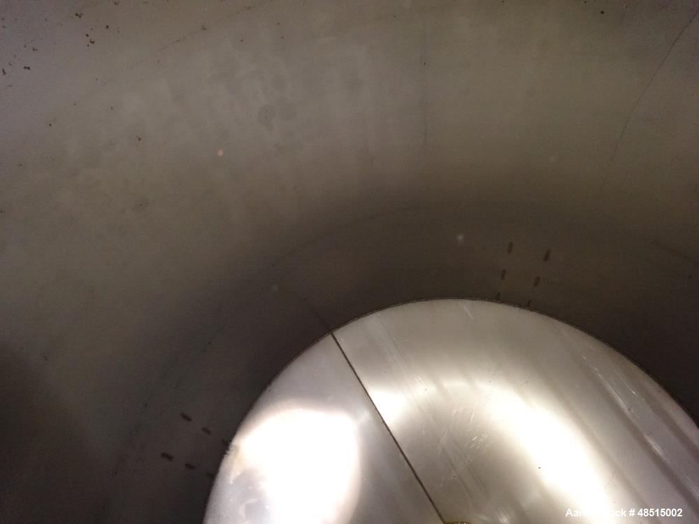 Used- Tank, Approximate 1500 gallon, 304 Stainless Steel, Vertical.