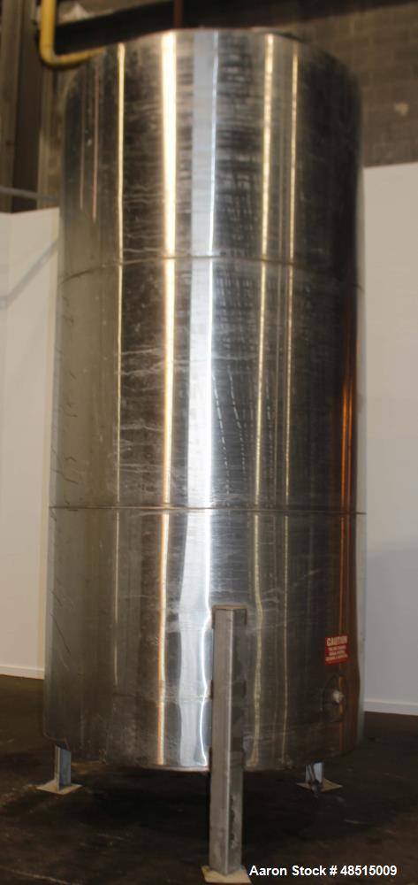 Used Tank, Approximately 2,300 gallon, 304 Stainless Steel, Vertical.