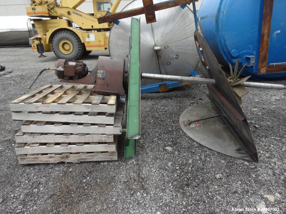 Used Areco Tank, Approximately 4800 Gallon, 304 Stainless Steel, Vertical.