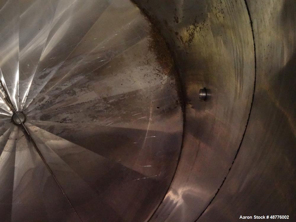 Used Tank, Approximately 2400 Gallon, 304 Stainless Steel, Vertical.