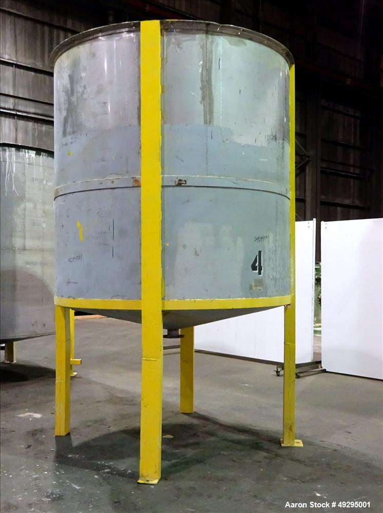 Used- Tank, Approximate 2,500 Gallon, 304 Stainless Steel, Vertical.