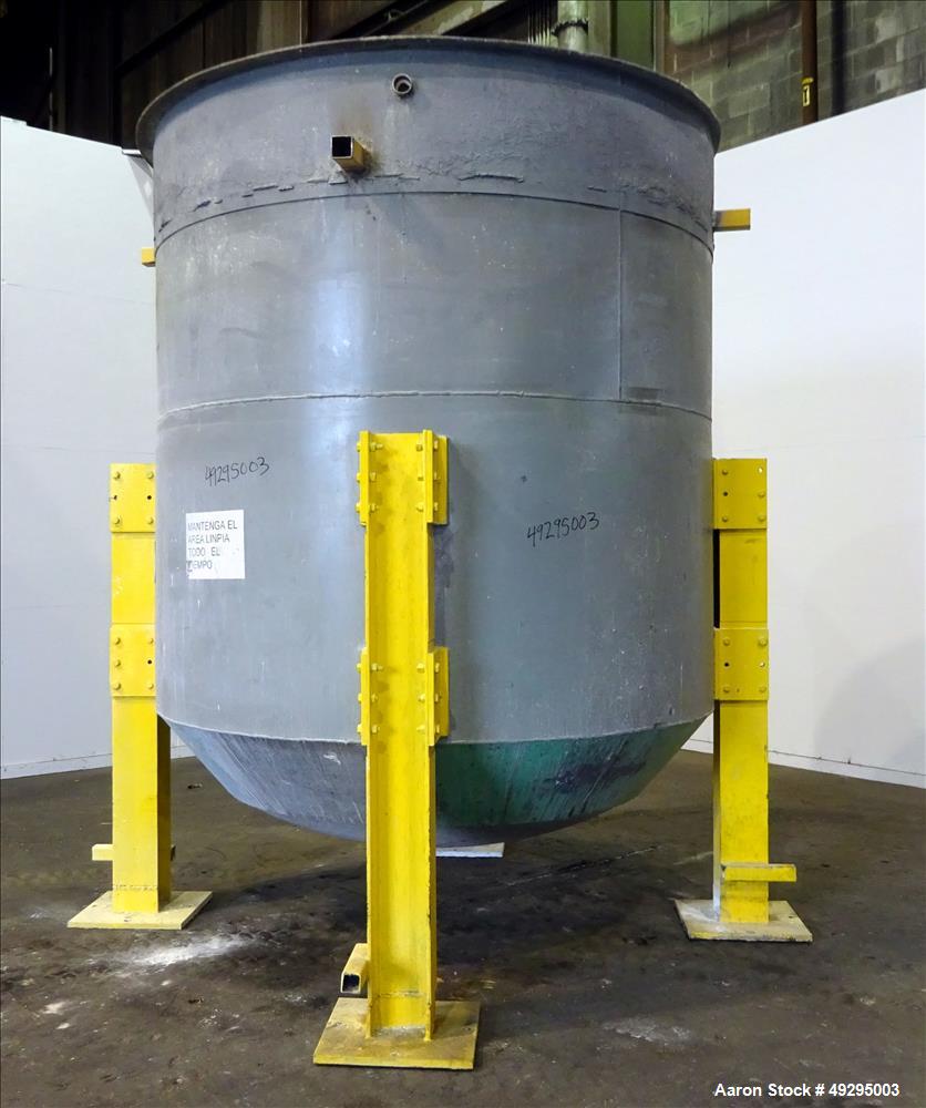 Used Tank, Approximate 3,000 Gallon, 304 Stainless Steel, Vertical.