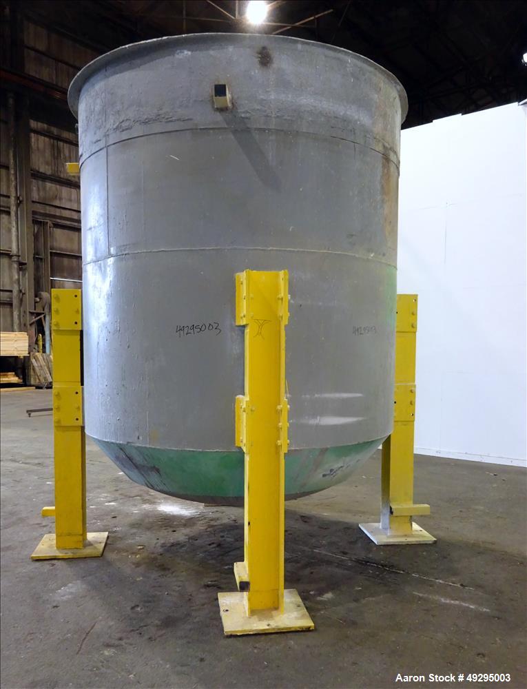 Used Tank, Approximate 3,000 Gallon, 304 Stainless Steel, Vertical.