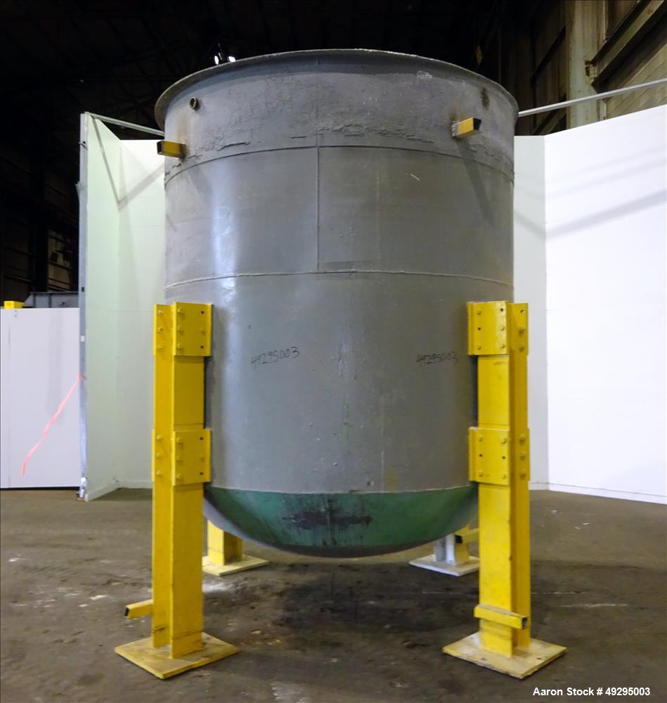 Used Tank, Approximate 3,000 Gallon, 304 Stainless Steel, Vertical.