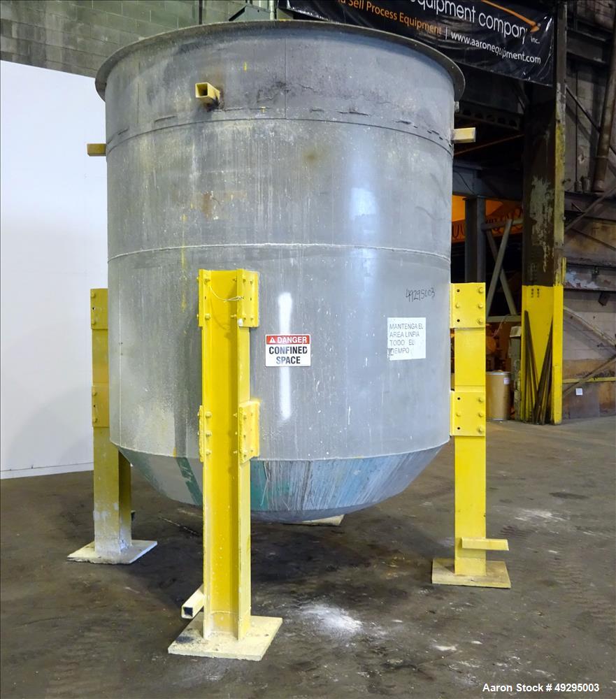 Used Tank, Approximate 3,000 Gallon, 304 Stainless Steel, Vertical.